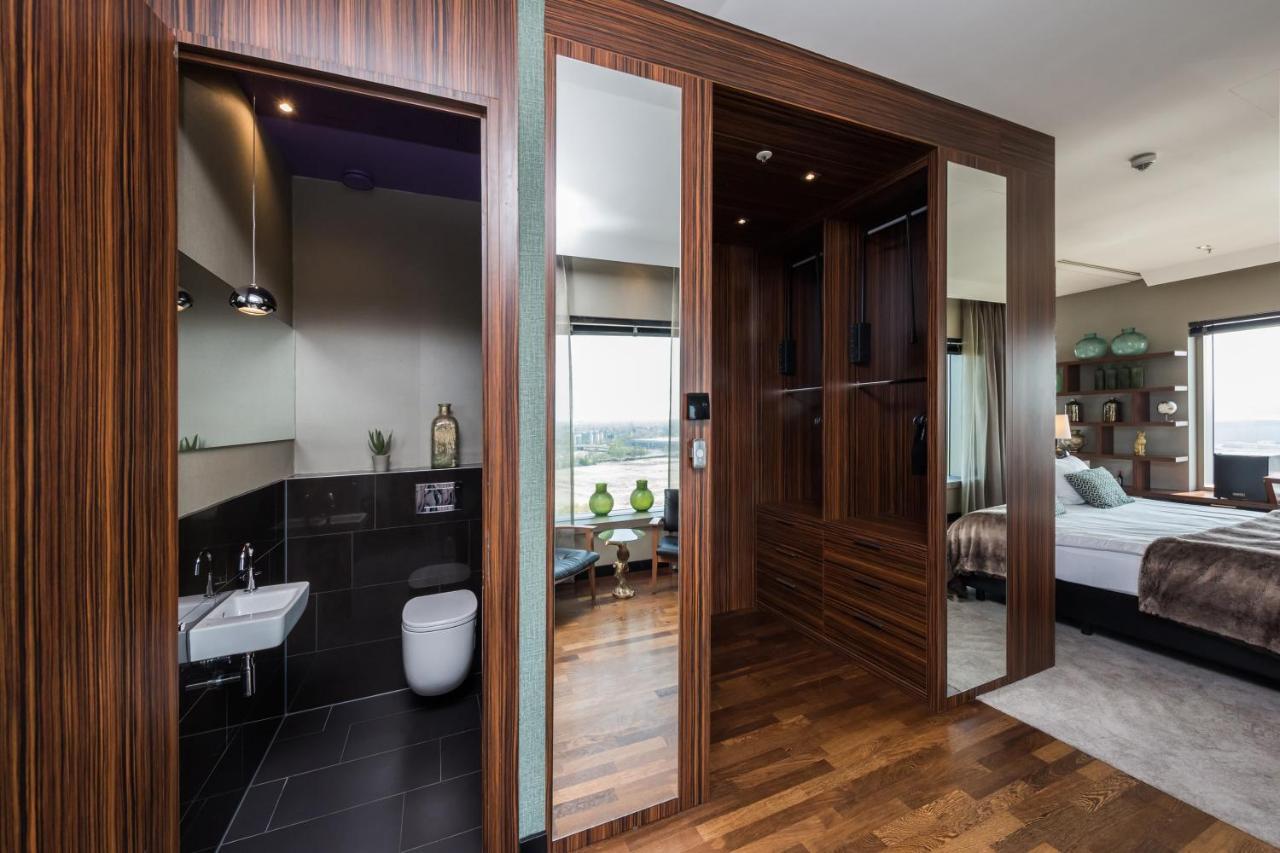 Suite mit Kingsize-Bett mit Whirlpool